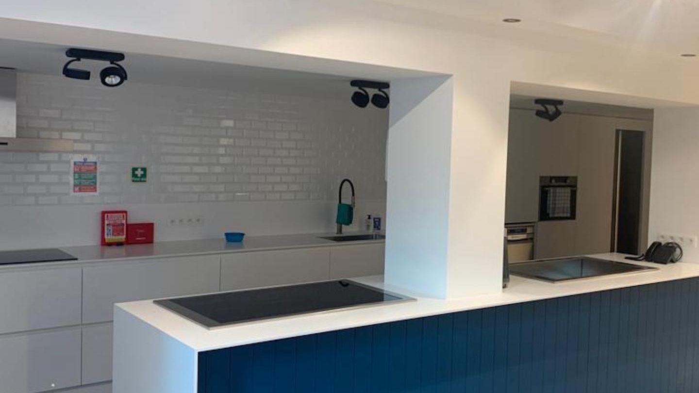 Maatwerk keuken in corian 